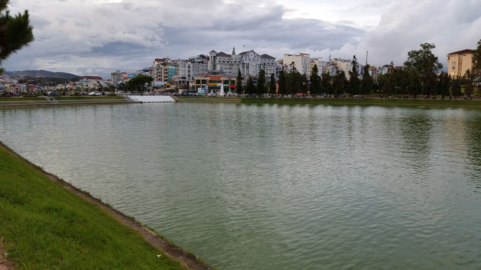 Vietnam2014-527.jpg - Vores hotel set fra "sø siden"