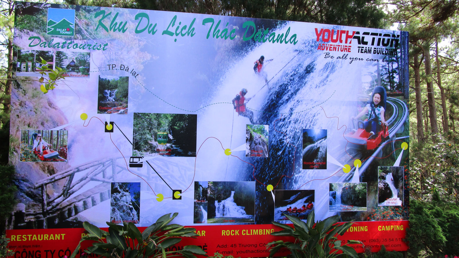 Vietnam2014-550.jpg - Først i rutchebane. Dernæst gå tur ved et par af vandfaldene (7 i alt)