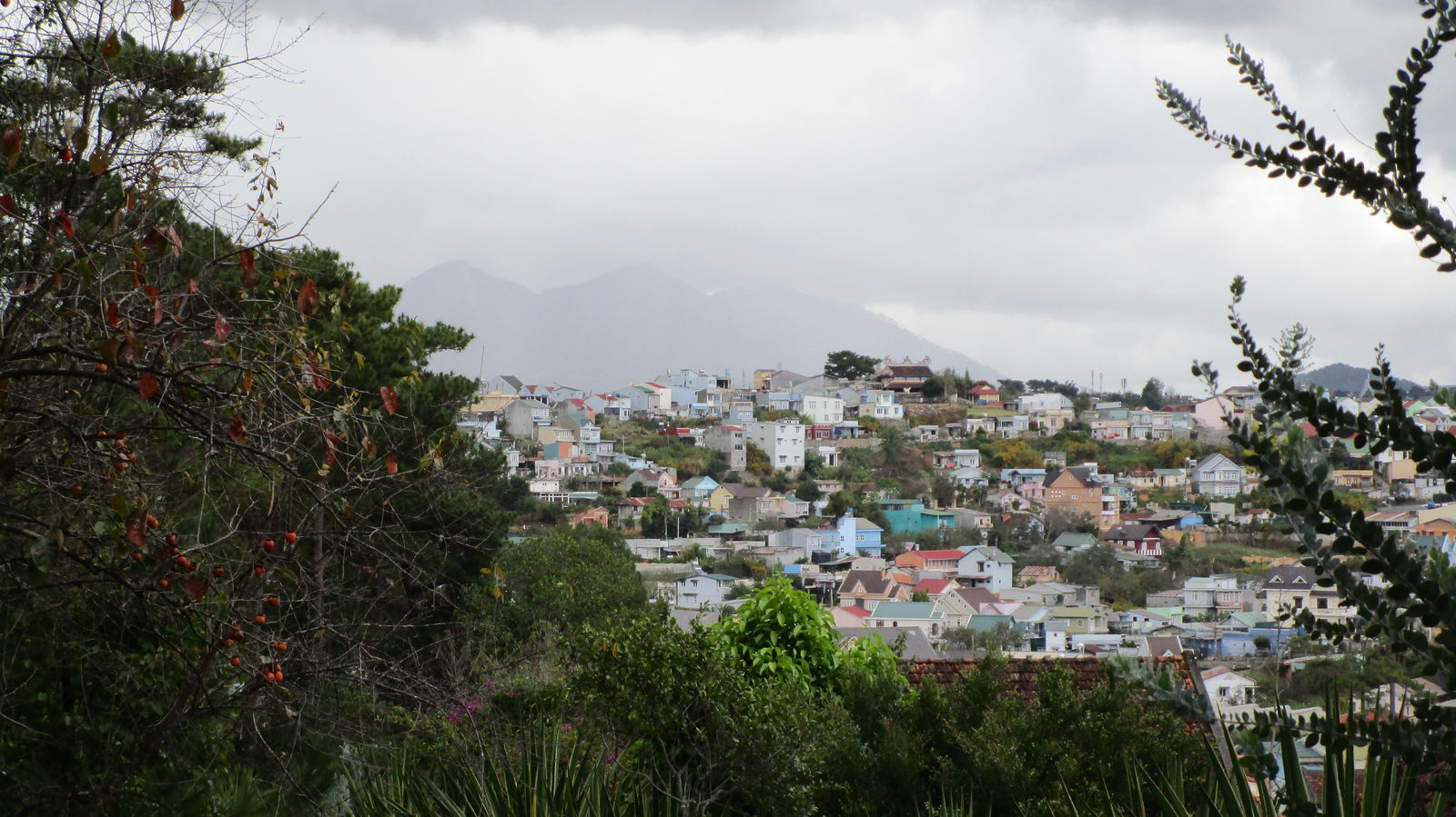 Vietnam2014-571.jpg - Regn i det fjerne