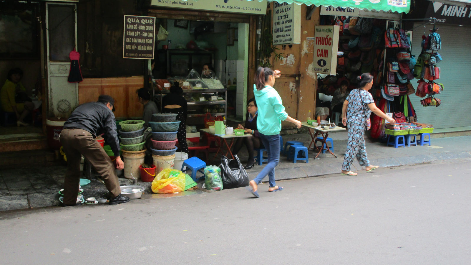 Vietnam2014-159.jpg - Her vaskes op i rendestenen