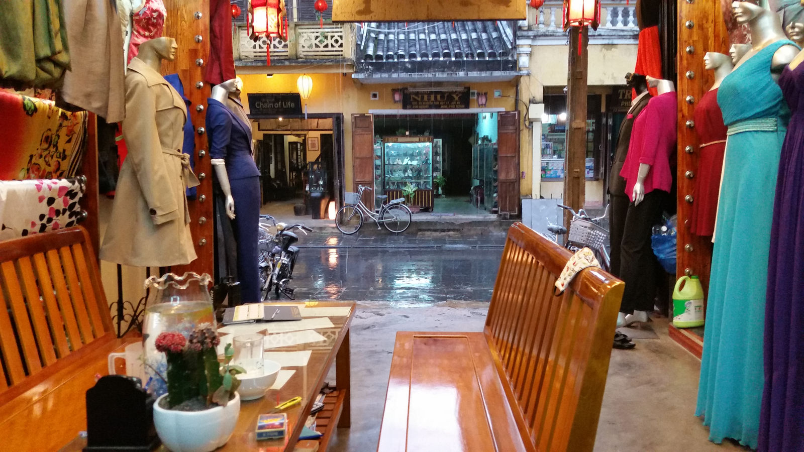 Vietnam2014-487.jpg - Hygge hos skrædder An. Mens vi prøver tøj :-)