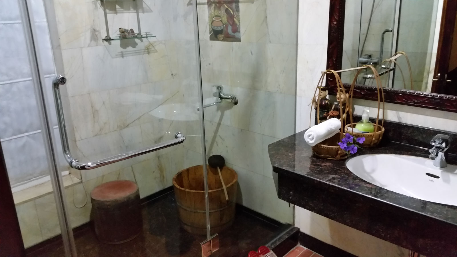 Vietnam2014-368.jpg - Fint badeværelse! Dampbad var gjordt klar