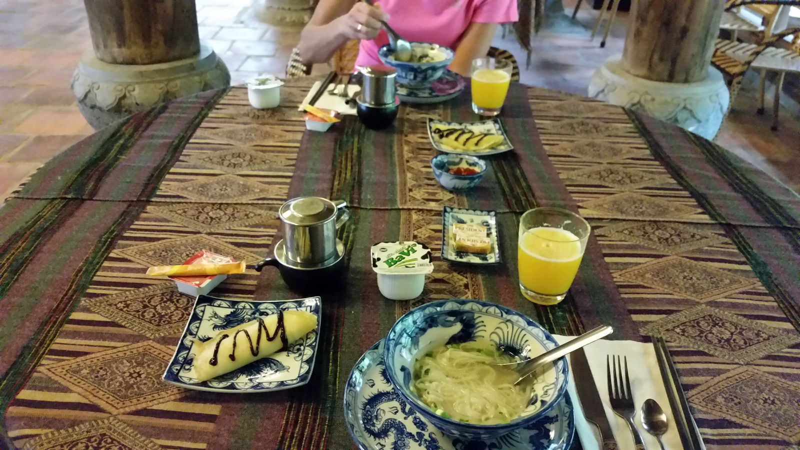 Vietnam2014-374.jpg - Morgenmad. Suppe blev ikke vores favorit på den tid af dagen :-)
