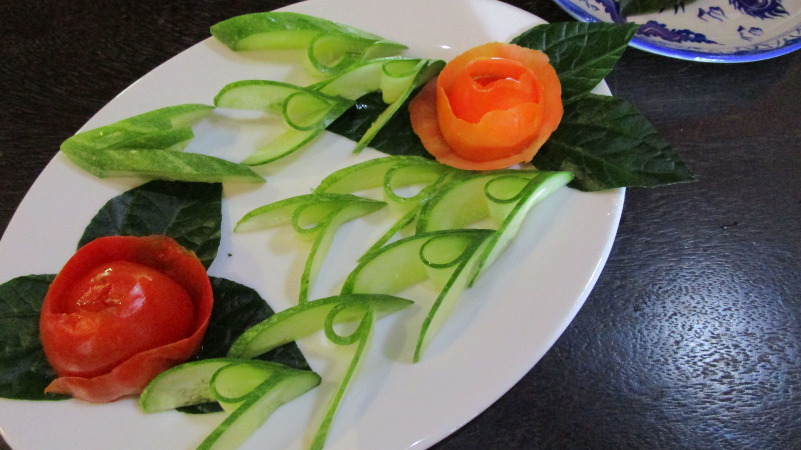 Vietnam2014-406.jpg - God cooking class. Her har vi lavet roser af tomat og sommerfugle af agurk