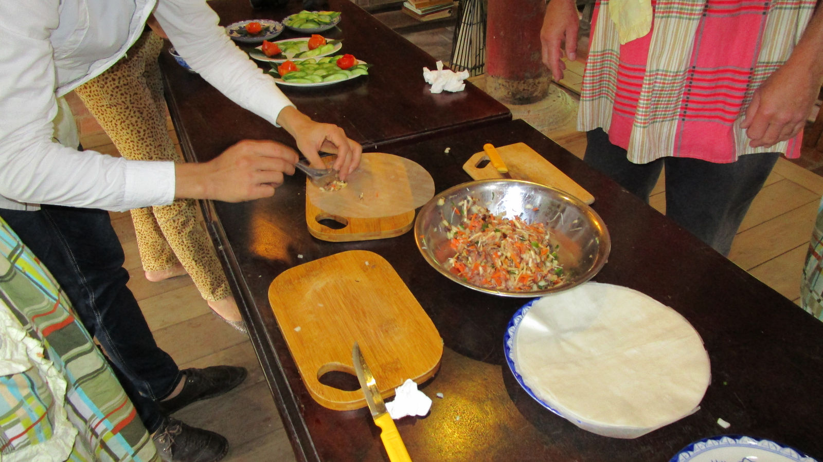 Vietnam2014-408.jpg - Farsblanding foldes i rispapir