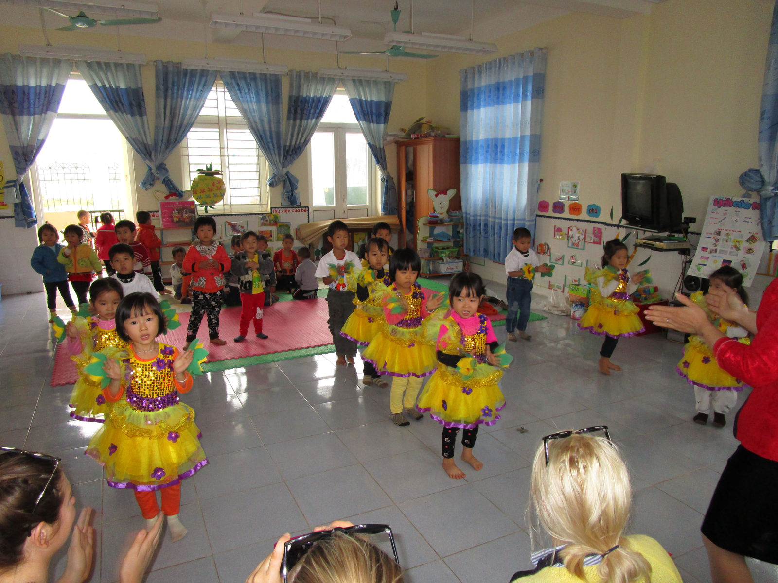 Vietnam2014-428.jpg - Besøg i en børnehave