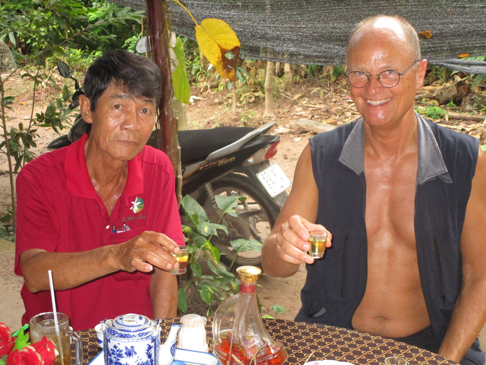 Vietnam2014-835.jpg - Skål i risvin