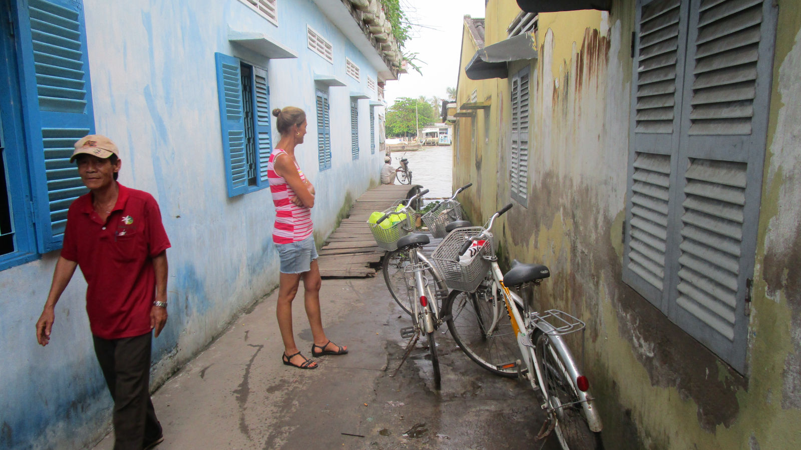 Vietnam2014-838.jpg - Vi venter på færgen