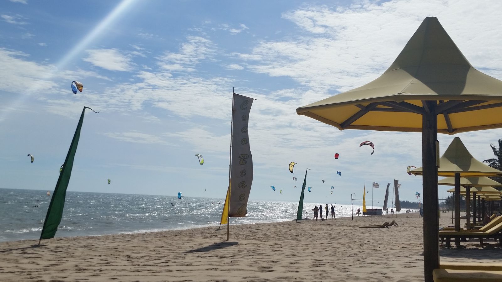 Vietnam2014-678.jpg - Kite surfing er populært om eftermiddagen hvor vinden var stærk