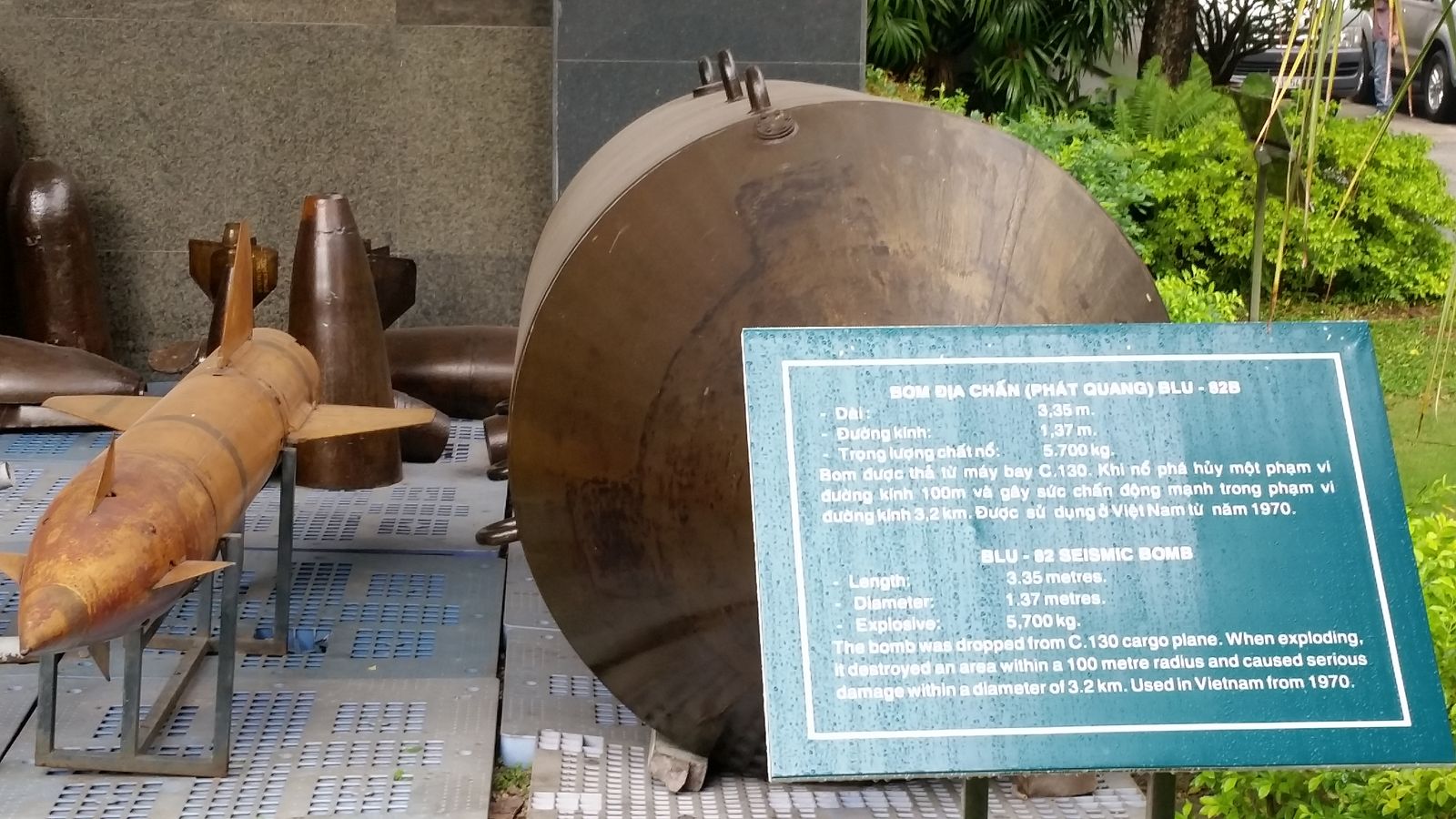Vietnam2014-781.jpg - Den store bombe vejer 5,7 ton. Blev anvendt til at smadre tunneler og bunkers under jorden