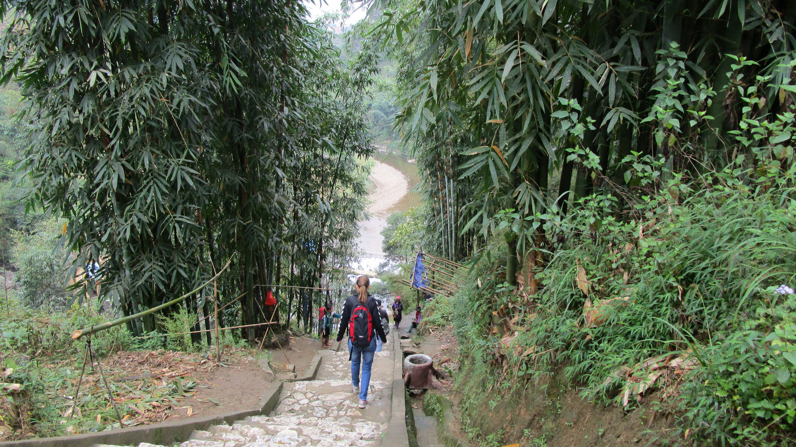 Vietnam2014-190.jpg - Videre til nogle vandfald